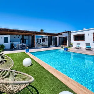 Macher Piscina Y Bar Piscina Villa