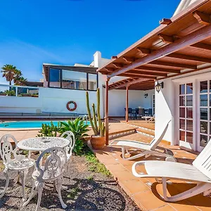Villa Tías Villa